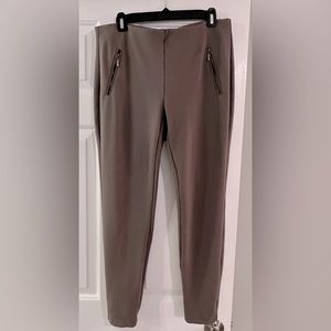 Rachel Zoe straight leg pull-on pants. Neutral color. Size 10